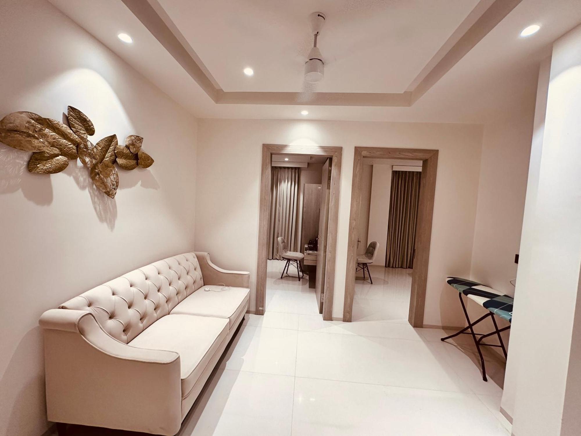 The Lodgers 2 Bhk Serviced Apartment Near Artemis Hospital Sector 57 Gurgaon - Nearest Metro Station Sector 54 Chowk Buitenkant foto